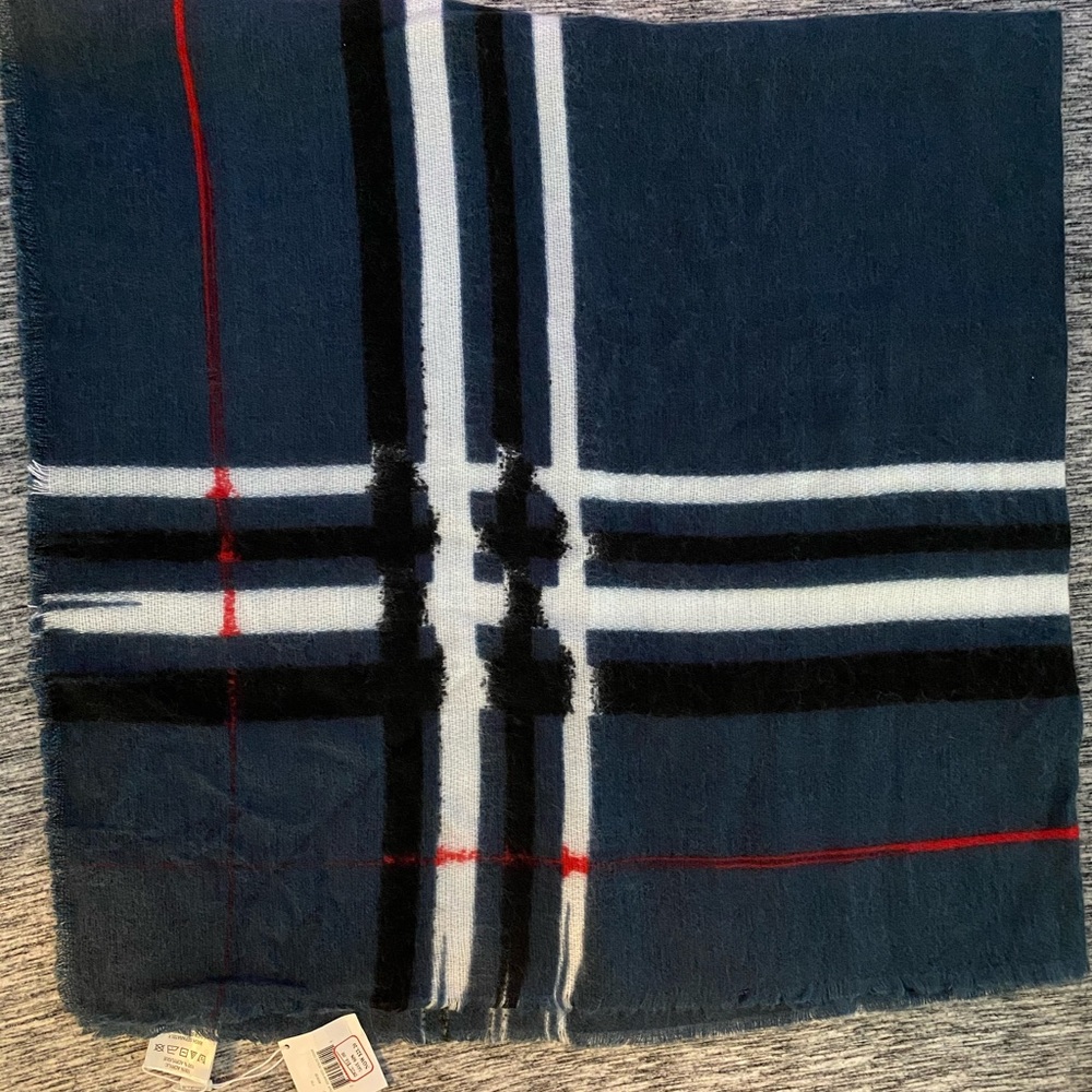 Scarf - Picture 3 of 4